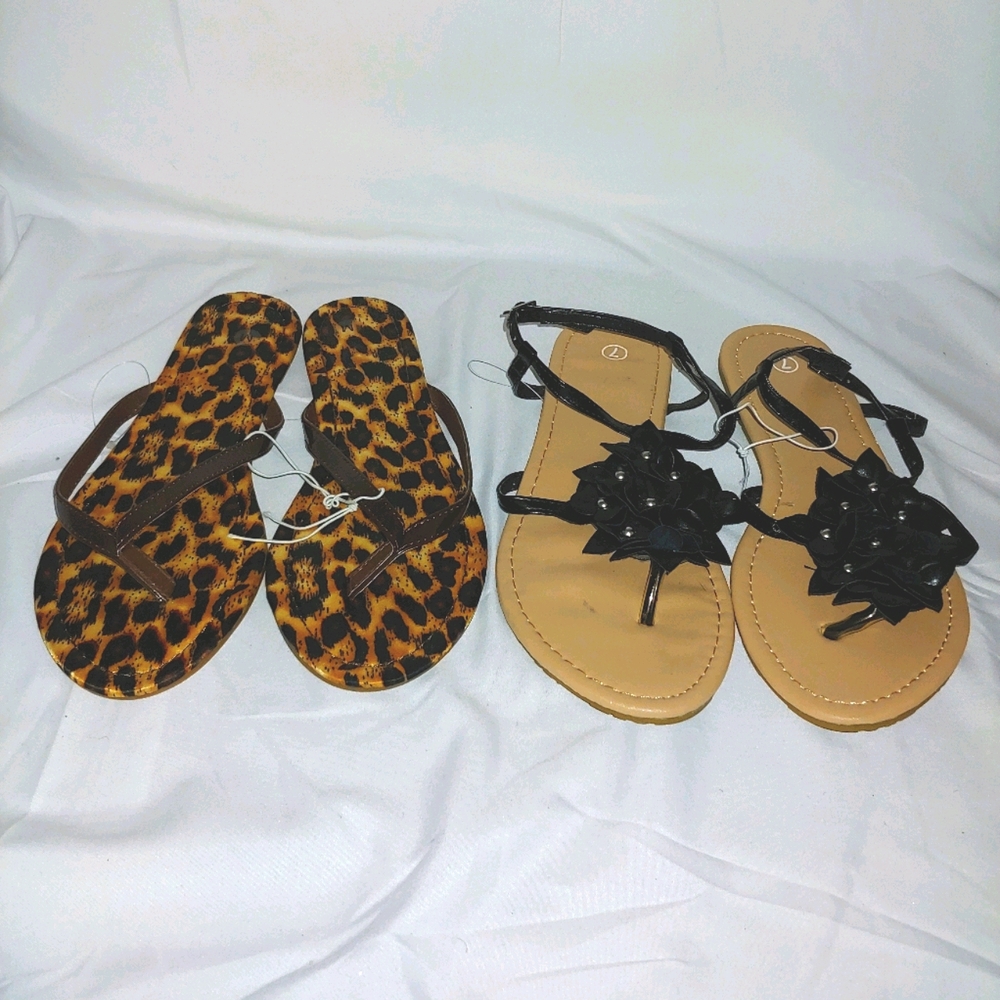 🔴 2 Pairs of Sandals, Size 7